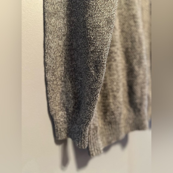 IZOD - Men’s Gray Slate Crewneck Knit Sweater (Size XL) - Picture 2 of 8